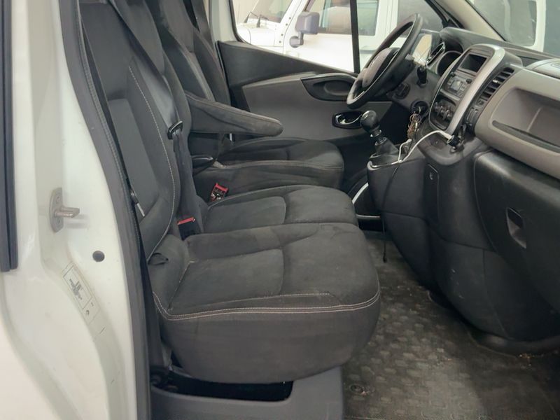 Renault Trafic 1.6 dCi Grand Confort L1H1 1000 2017 – снимка 16