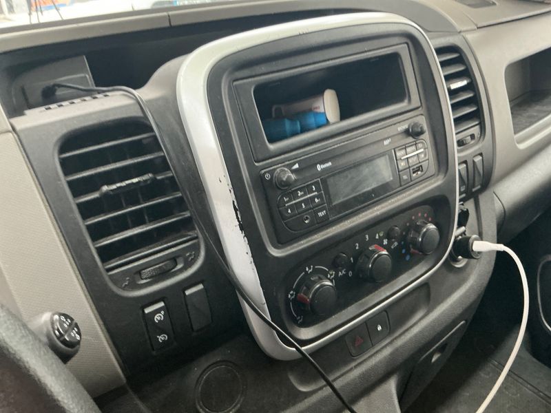 Renault Trafic 1.6 dCi Grand Confort L1H1 1000 2017 – снимка 27