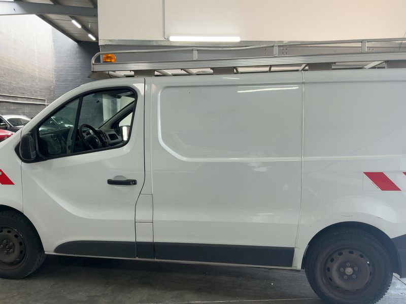 Renault Trafic 1.6 dCi Grand Confort L1H1 1000 2017 – снимка 4