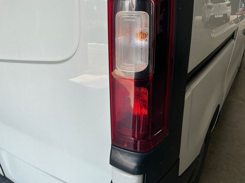 Renault Trafic 1.6 dCi Grand Confort L1H1 1000 2017 – снимка 36