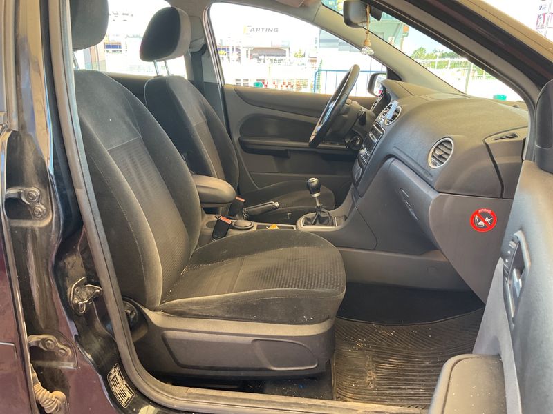 Ford Focus 1.8 TDCi Ghia 2007 – снимка 3