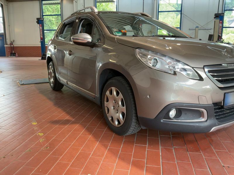 Peugeot 2008 1.6 e-HDi Allure 2013 – снимка 12