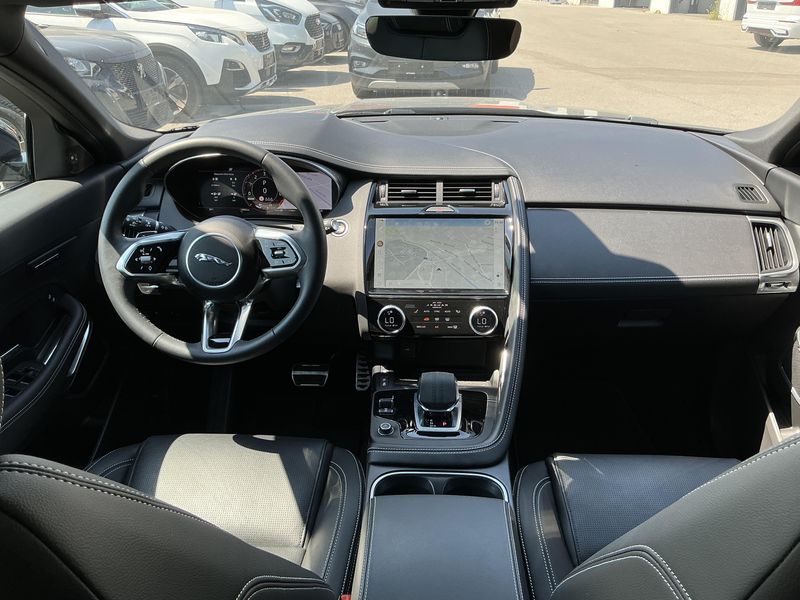 Jaguar E-Pace P300e Plug-in Hybrid R-Dynamic SE AWD 2024 – снимка 18