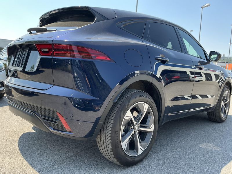 Jaguar E-Pace P300e Plug-in Hybrid R-Dynamic SE AWD 2024 – снимка 8