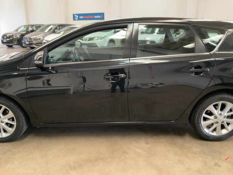 Toyota Auris 1.4 Turbodiesel Active 2013 – снимка 4