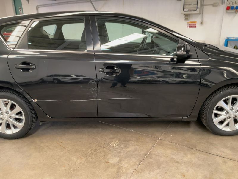 Toyota Auris 1.4 Turbodiesel Active 2013 – снимка 10