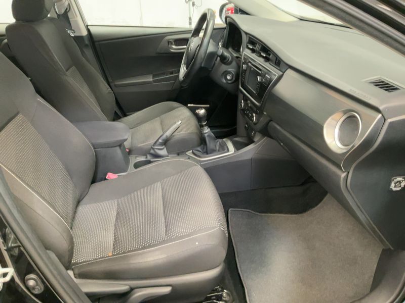 Toyota Auris 1.4 Turbodiesel Active 2013 – снимка 16