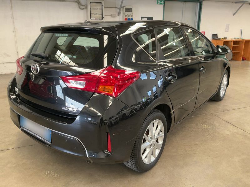 Toyota Auris 1.4 Turbodiesel Active 2013 – снимка 8