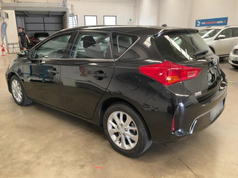 Toyota Auris 1.4 Turbodiesel Active 2013 – снимка 6