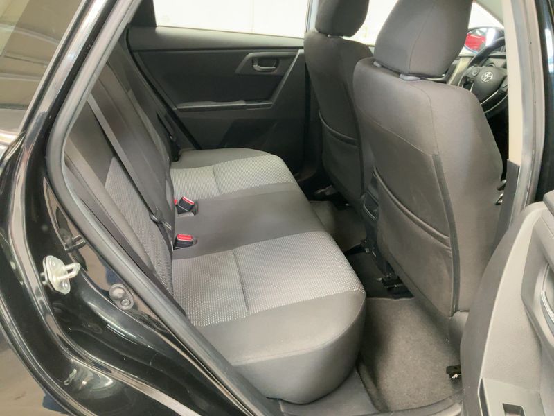 Toyota Auris 1.4 Turbodiesel Active 2013 – снимка 19
