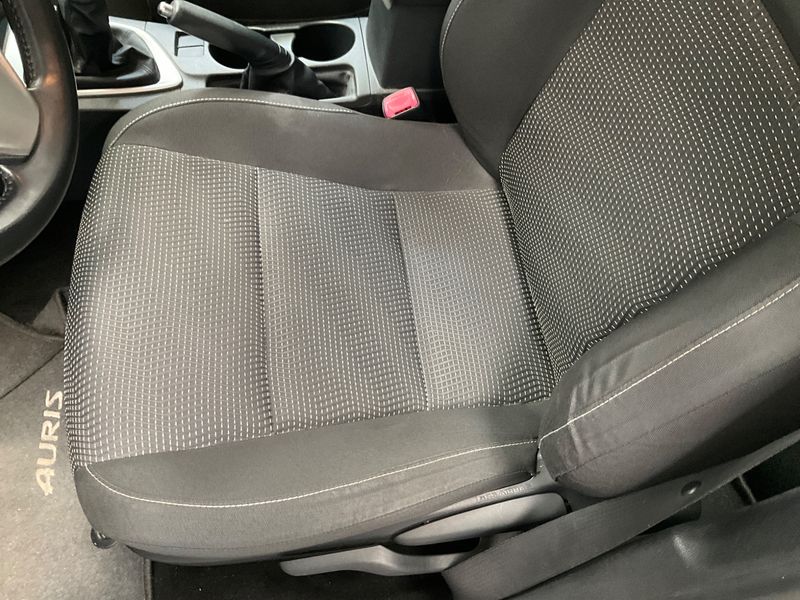 Toyota Auris 1.4 Turbodiesel Active 2013 – снимка 26
