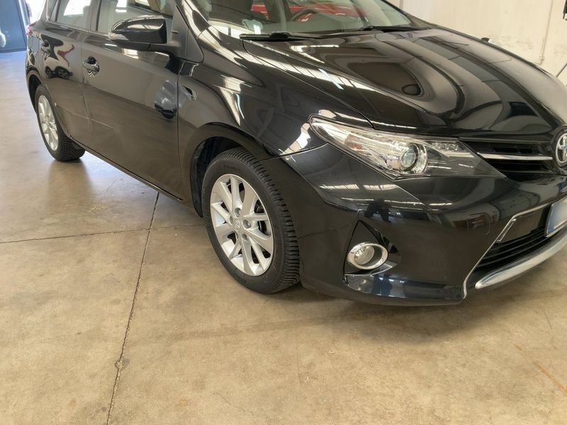 Toyota Auris 1.4 Turbodiesel Active 2013 – снимка 12