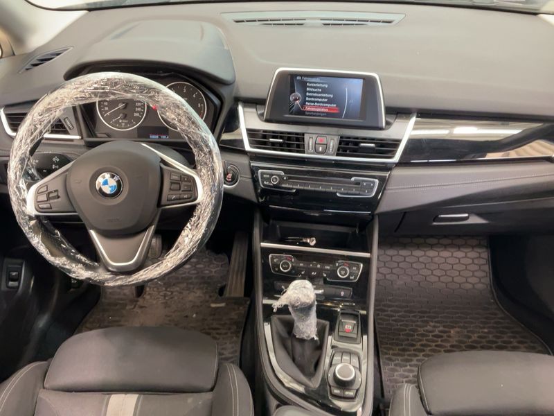 BMW 2er 216d Active Tourer Sport Line 2015 – снимка 17
