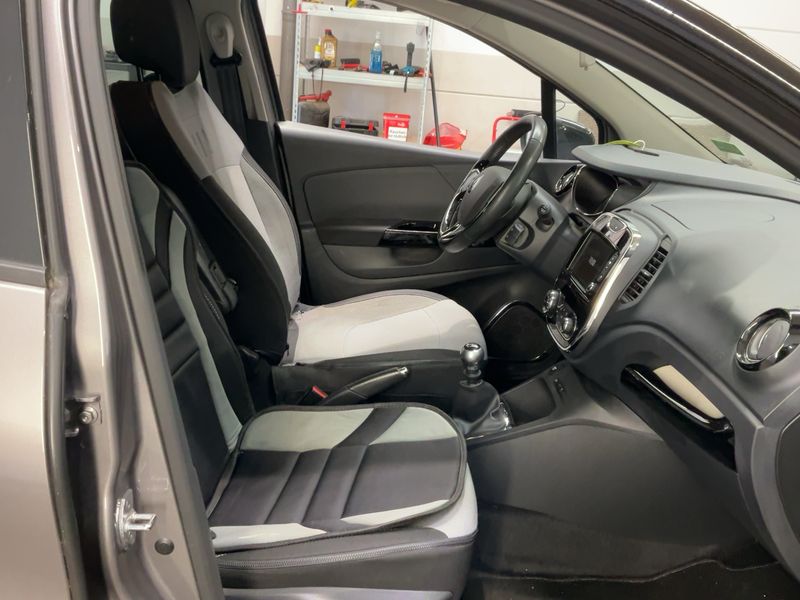 Renault Captur 1.5 dCi Energy Intens 2016 – снимка 16