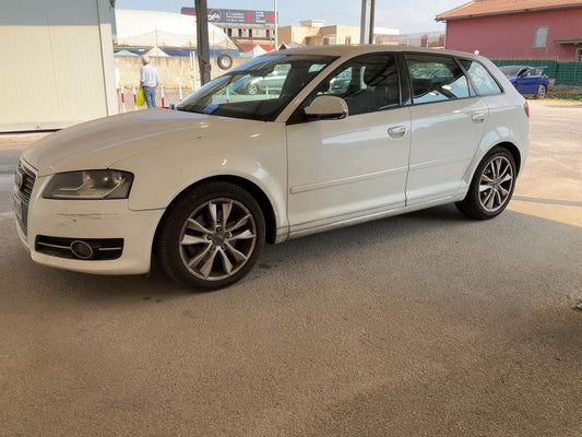 Audi A3 Sportback 2.0 TDI Ambition 2011 – снимка 2