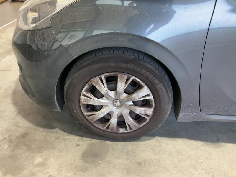Peugeot 208 1.6 Blue-HDi Active 2016 – снимка 3