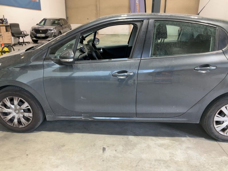 Peugeot 208 1.6 Blue-HDi Active 2016 – снимка 4