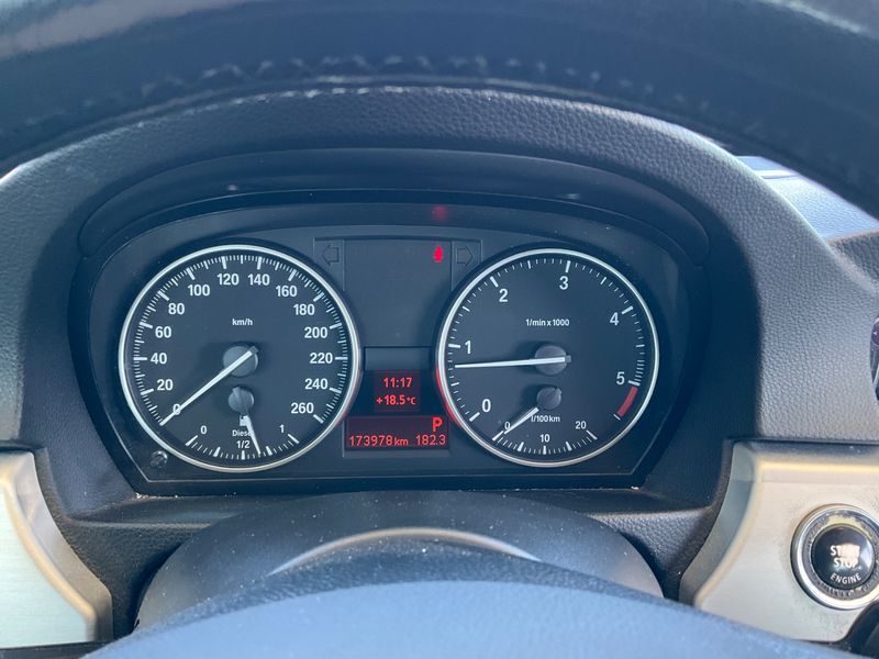 BMW 3er 320d xDrive 2011 – снимка 18