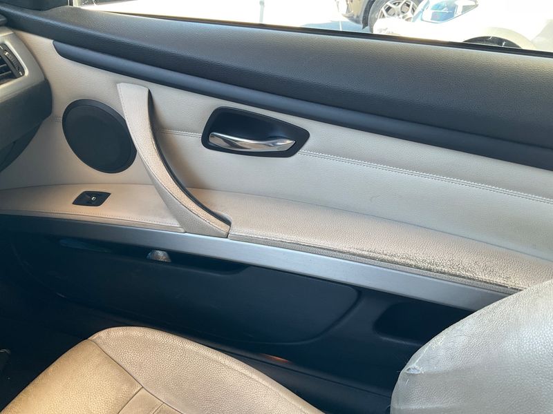 BMW 3er 320d xDrive 2011 – снимка 33