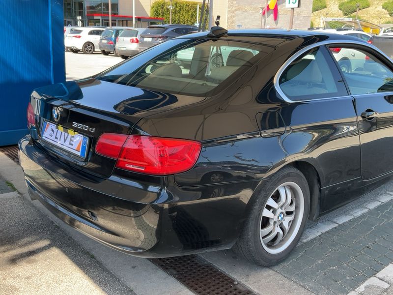 BMW 3er 320d xDrive 2011 – снимка 8