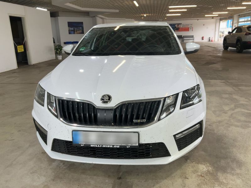 Skoda Octavia 2.0 TSI RS 2018 – снимка 14