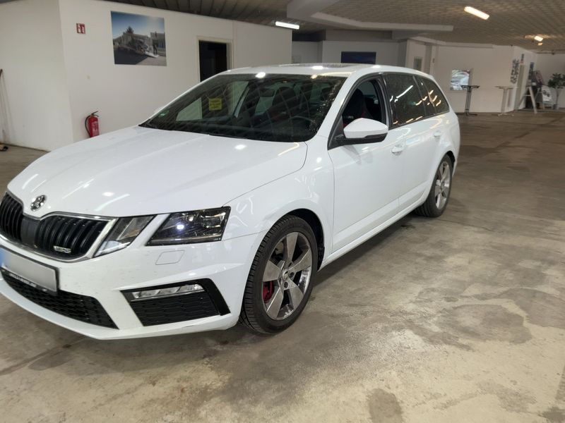 Skoda Octavia 2.0 TSI RS 2018 – снимка 2
