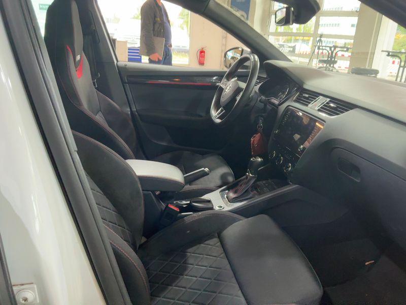 Skoda Octavia 2.0 TSI RS 2018 – снимка 17