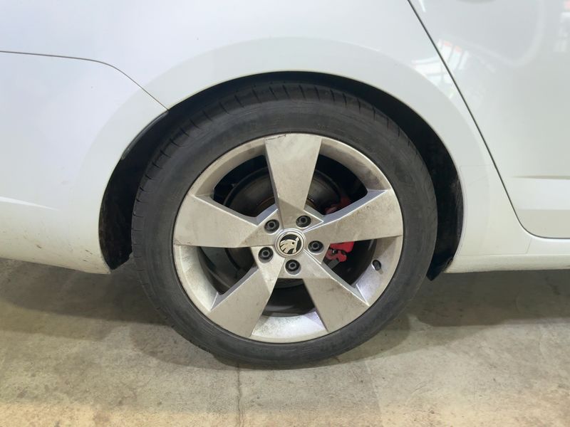 Skoda Octavia 2.0 TSI RS 2018 – снимка 9