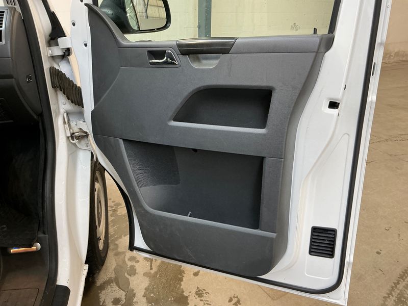Volkswagen T5 Multivan 2.0 TDI Startline 2015 – снимка 26