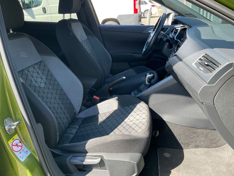 Volkswagen Taigo 1.0 TSI R-Line 2023 – снимка 16