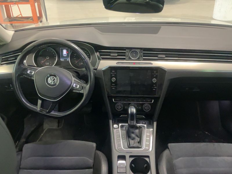 Volkswagen Passat 1.4 GTE 2017 – снимка 17