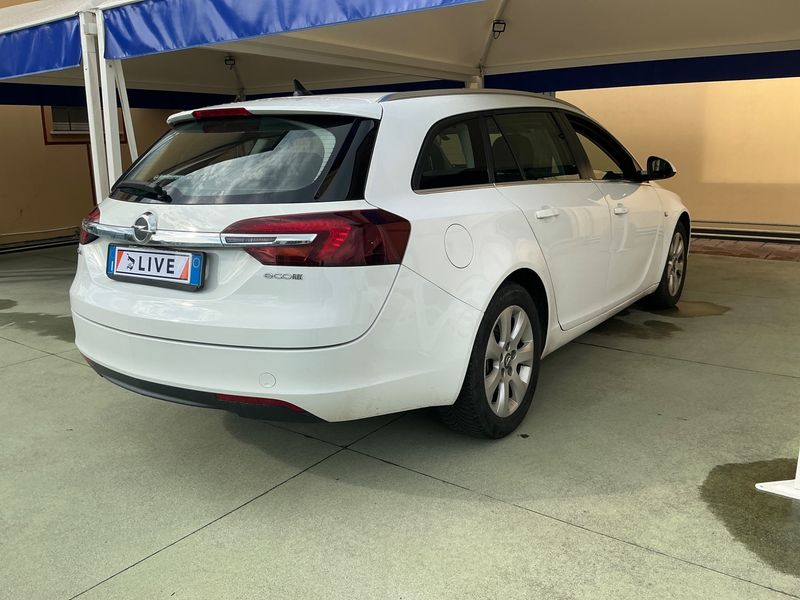 Opel Insignia Sports Tourer 2.0 CDTI Advance 2015 – снимка 2