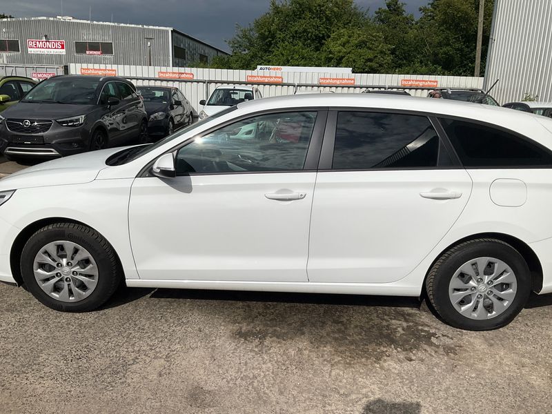 Hyundai i30 1.4 Select 2018 – снимка 4