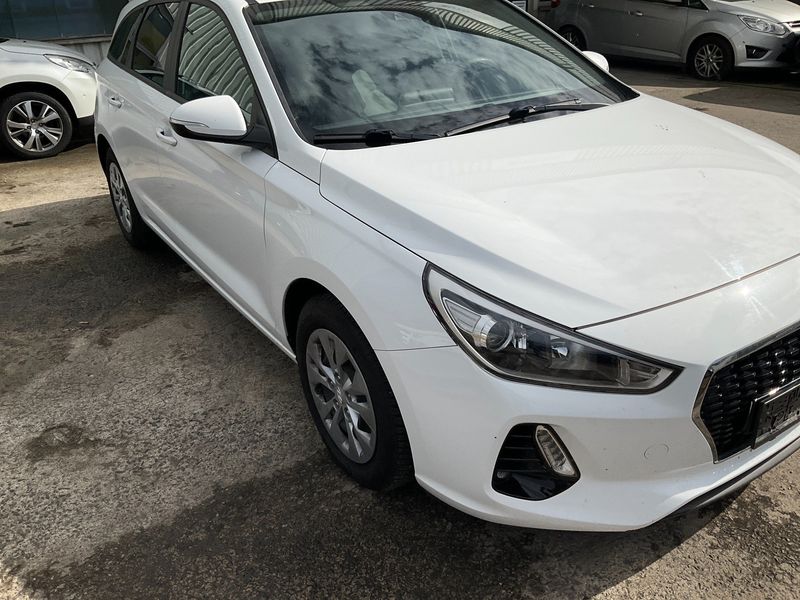 Hyundai i30 1.4 Select 2018 – снимка 12
