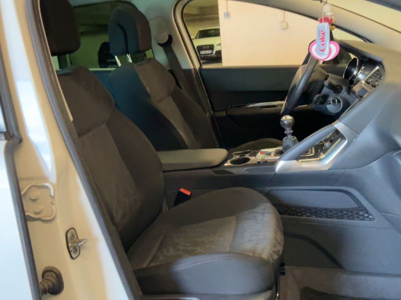 Peugeot 3008 1.6 HDi Active 2011 – снимка 16