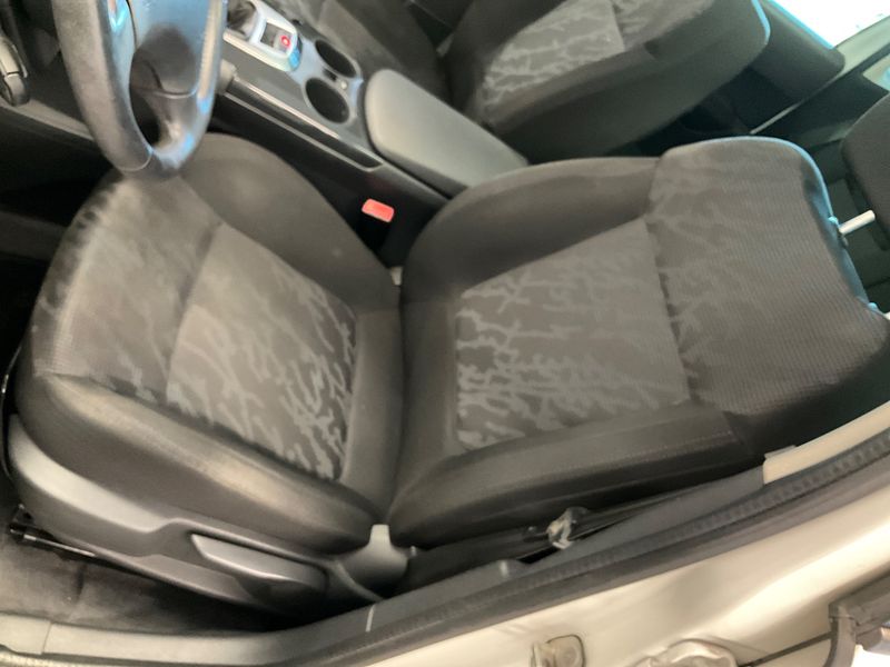 Peugeot 3008 1.6 HDi Active 2011 – снимка 22