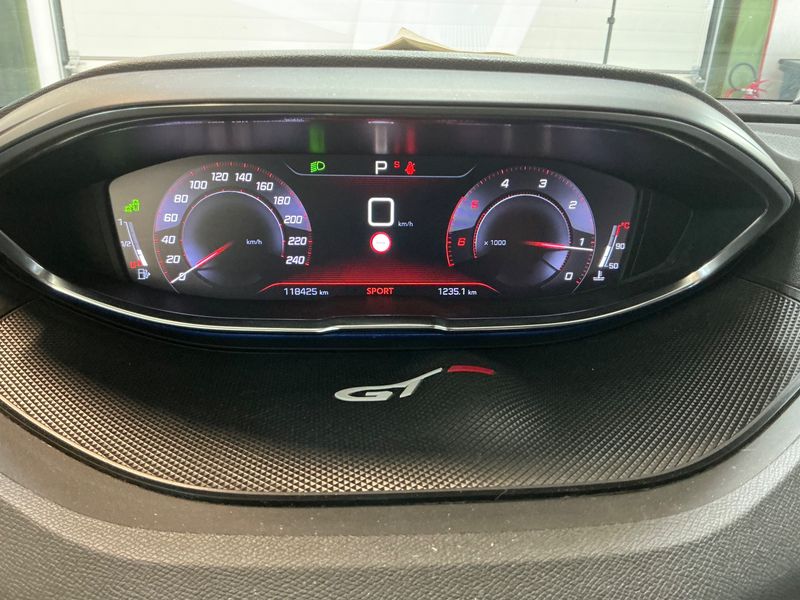 Peugeot 3008 2.0 Blue-HDi GT 2018 – снимка 18