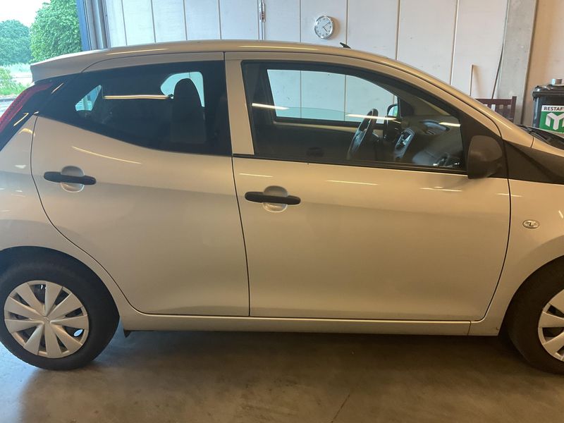 Toyota Aygo 1.0 VVT-i X-Fun 2020 – снимка 10