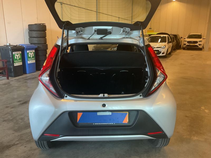 Toyota Aygo 1.0 VVT-i X-Fun 2020 – снимка 15