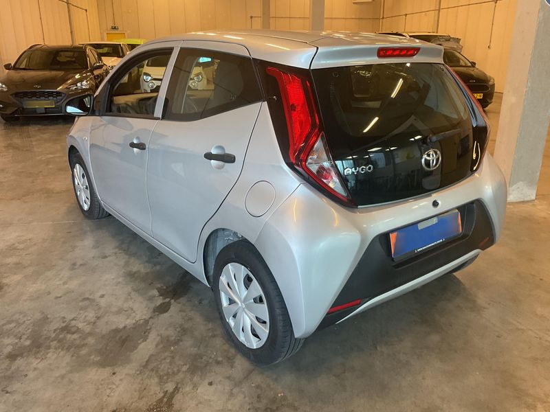 Toyota Aygo 1.0 VVT-i X-Fun 2020 – снимка 6