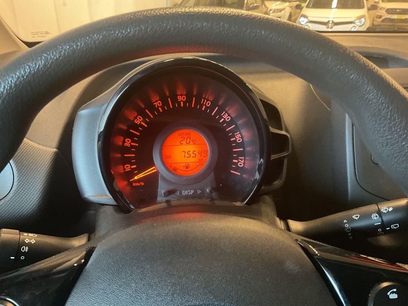 Toyota Aygo 1.0 VVT-i X-Fun 2020 – снимка 18
