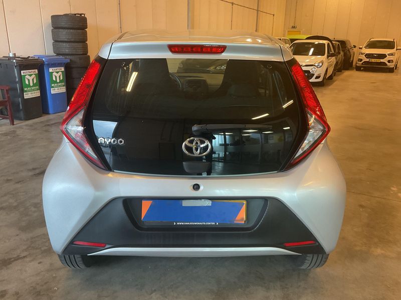 Toyota Aygo 1.0 VVT-i X-Fun 2020 – снимка 7