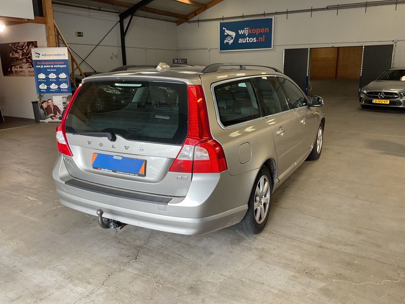 Volvo V70 1.6 D2 Kinetic 2013 – снимка 2
