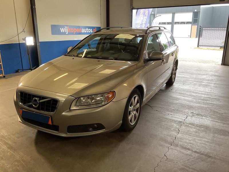 Volvo V70 1.6 D2 Kinetic 2013 – снимка 1