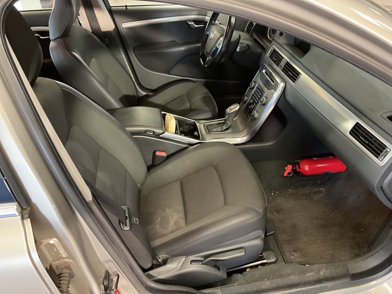 Volvo V70 1.6 D2 Kinetic 2013 – снимка 3