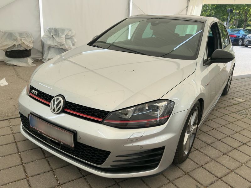 Volkswagen Golf VII 2.0 TFSI GTI "Performance" BlueMotion Tech 2016 – снимка 2