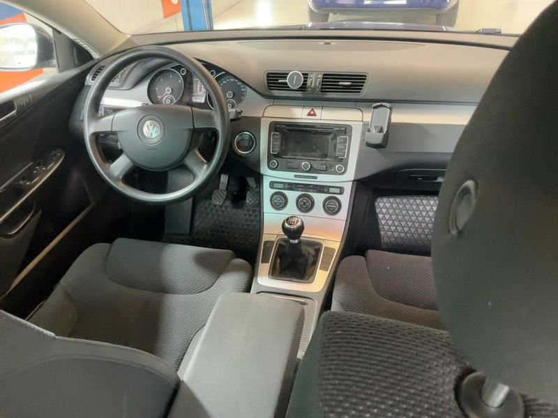 Volkswagen Passat 2.0 TDI Comfortline 2009 – снимка 12