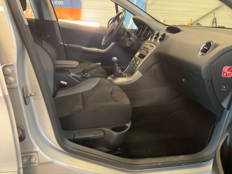 Peugeot 308 1.6 HDi Active 2011 – снимка 3