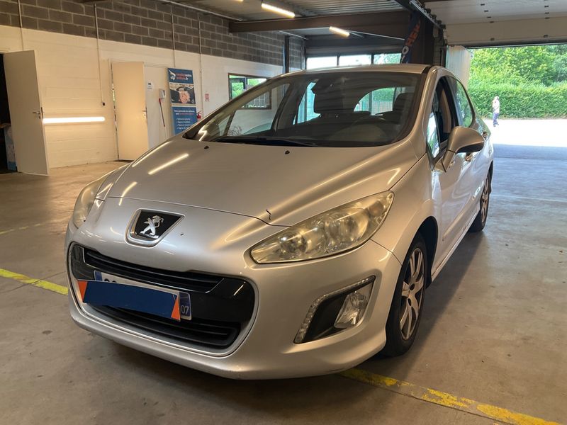 Peugeot 308 1.6 HDi Active 2011 – снимка 1