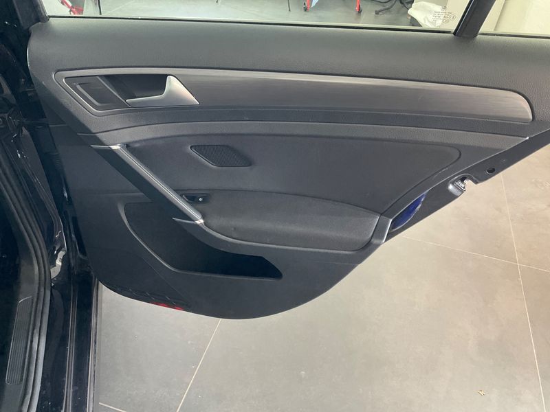 Volkswagen Golf VII 1.4 TSI Comfortline BlueMotion Tech 2017 – снимка 27